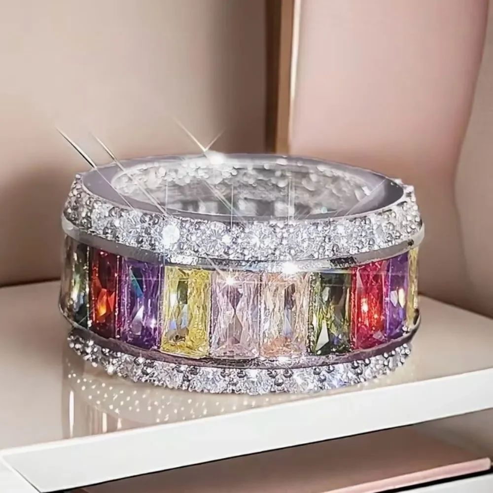🩷 Stunning New ring with bands of colored crystals & rhinestones size 7 & 8 🩷
